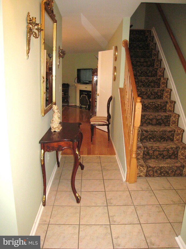 6901 Jones View Dr unit 3C, Baltimore, MD 21209 - photo 4