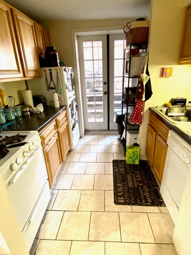 323.5 Pavonia Ave unit 1, Jc, Downtown, NJ 07302 - photo 4