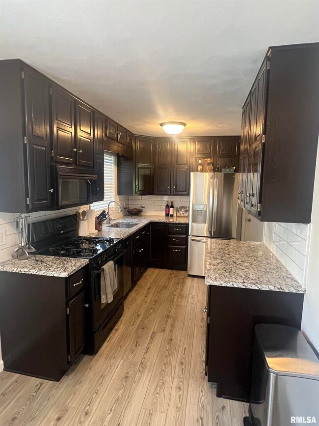 1032 Spalding Blvd, Davenport, IA 52804 - photo 6