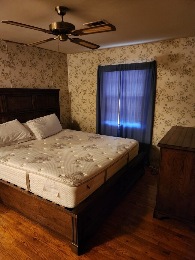 4923 Teton St, Houston, TX 77033 - photo 5