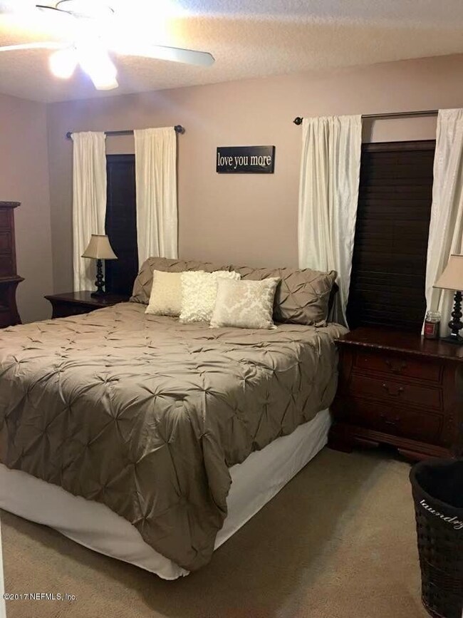 2817 Circle St E, Jacksonville, FL 32216 - photo 4