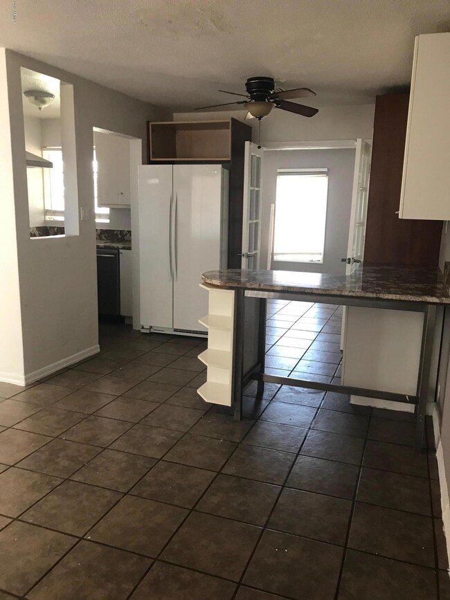 8812 N 12th St, Phoenix, AZ 85020 - photo 6