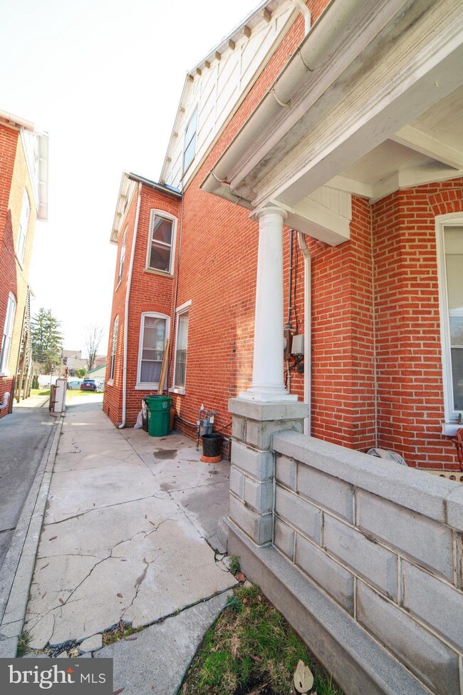 448 Chestnut St, Columbia, PA 17512 - photo 4