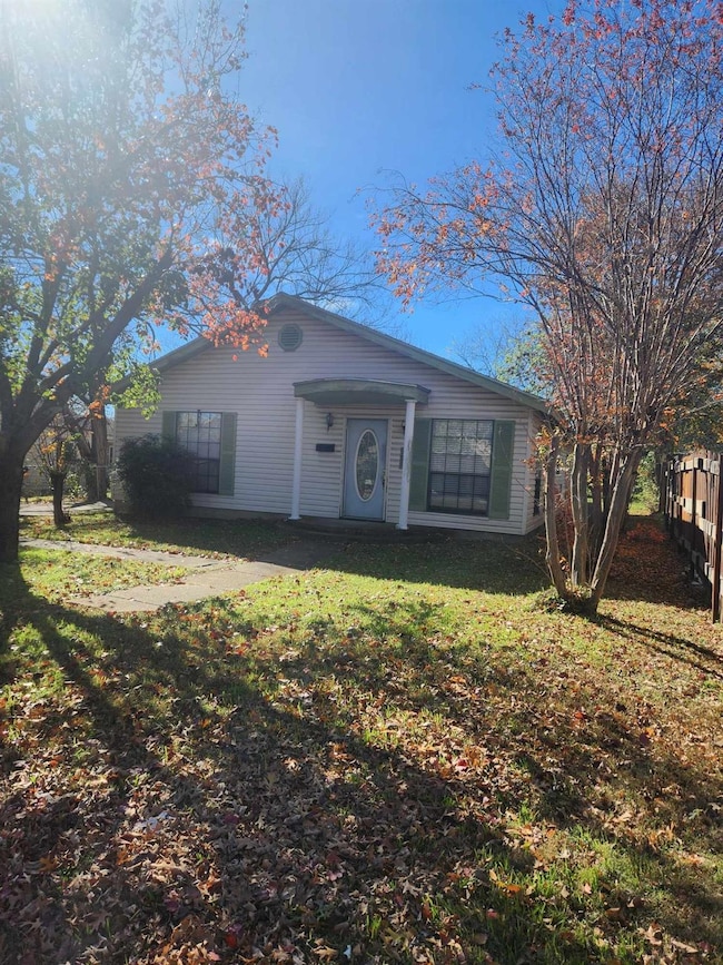 909 S Dallas St, Ennis, TX 75119 - photo 6