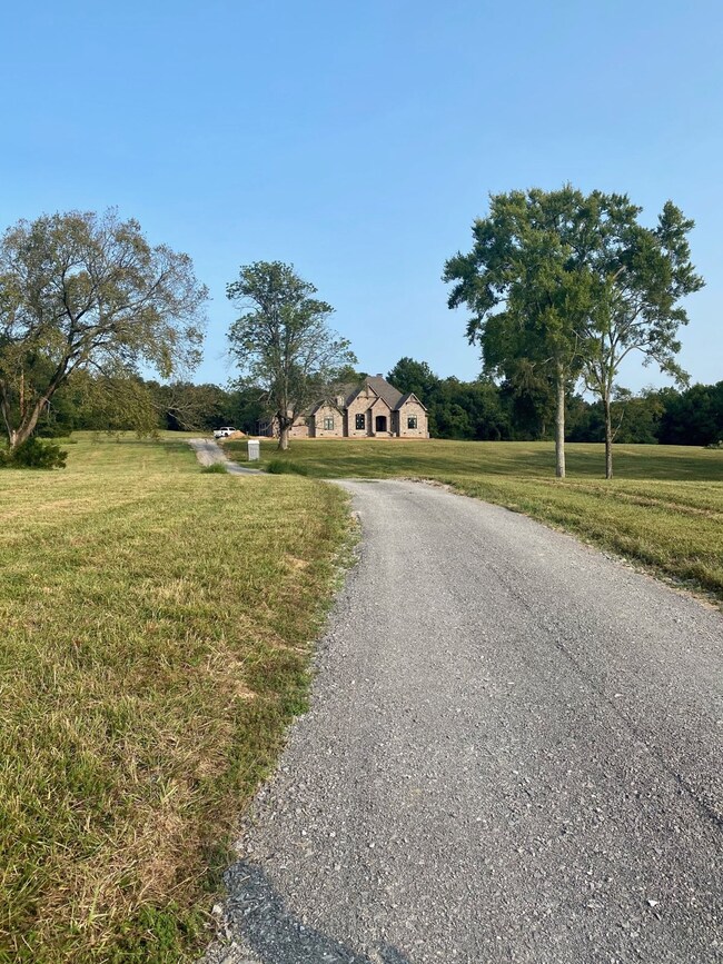 213 Arnold Rd, Wartrace, TN 37183 - photo 7