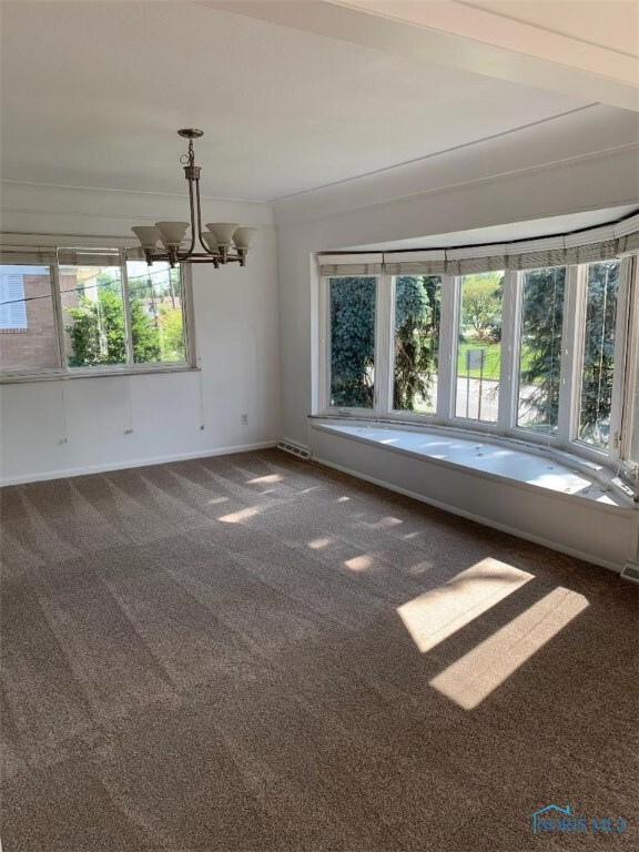 Dining Room w/Bay Window
