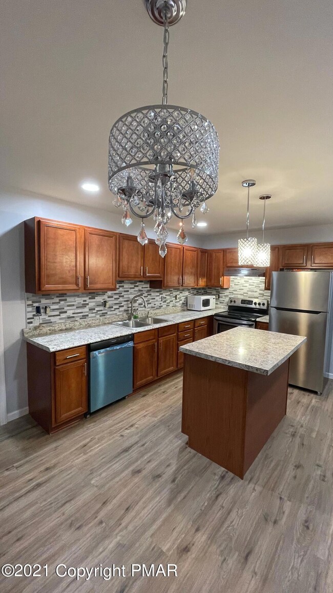 135 Rabbit Ct, Bushkill, PA 18324 - photo 3