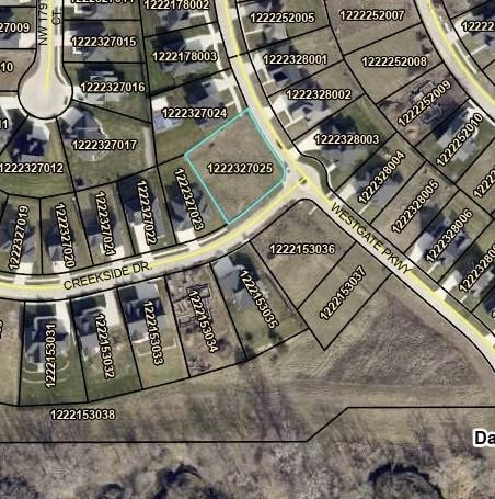 17827 Creekside Dr, Clive, IA 50325 - photo 2