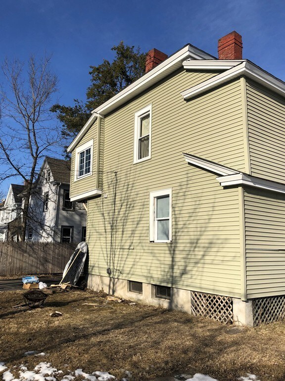 60 Northampton Ave, Springfield, MA 01109 - photo 4