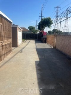 1540 S Pearl Ave, Compton, CA 90221 - photo 5