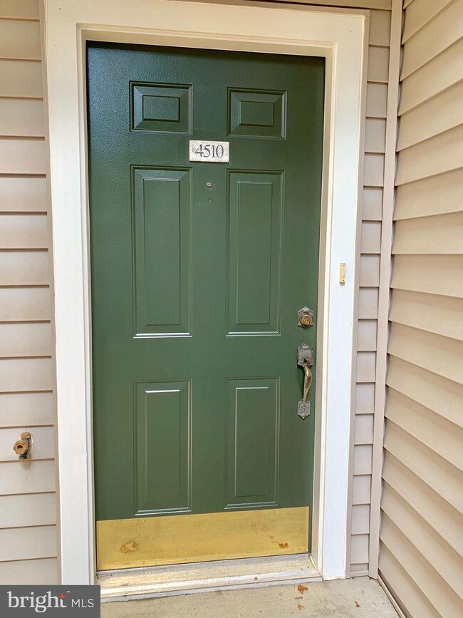 4510 Superior Square, Fairfax, VA 22033 - photo 5