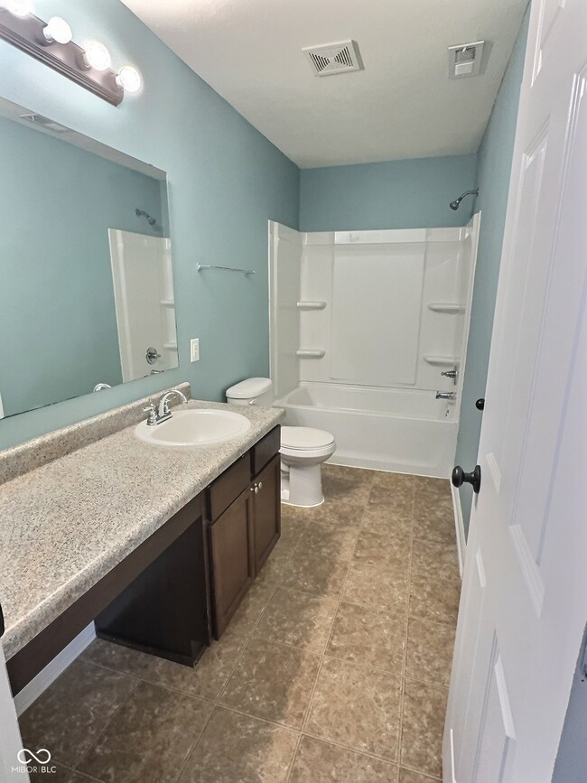 3341 Orchard Valley Dr, Columbus, IN 47203 - photo 7