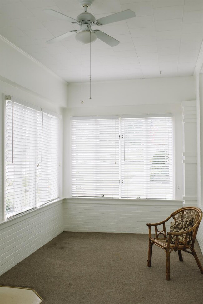 Sunroom / Foyer