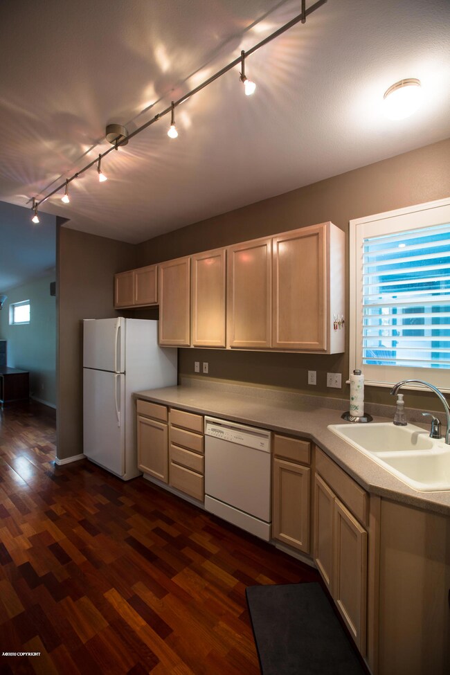 6608 Delong Landing Cir, Anchorage, AK 99502 - photo 4