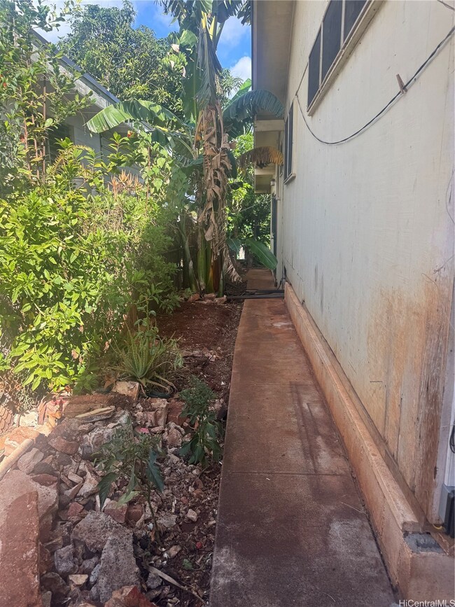 94-1065 Lumikula St, Waipahu, HI 96797 - photo 6