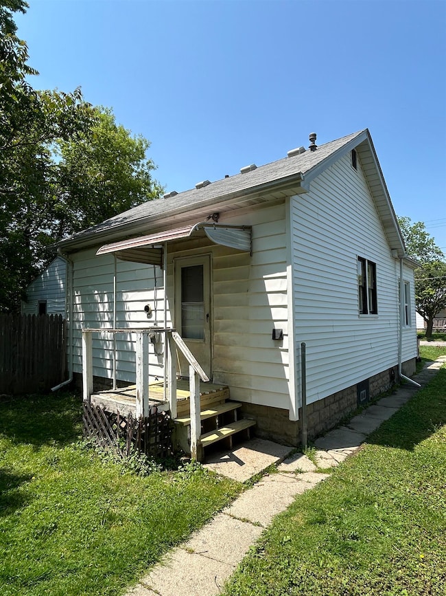 1015 Alvord Ave, Flint, MI 48507 - photo 2