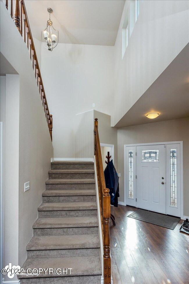 Stairs/Entry