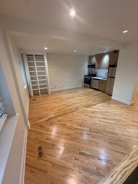 4946 N Harding Ave unit 1W, Chicago, IL 60625 - photo 2