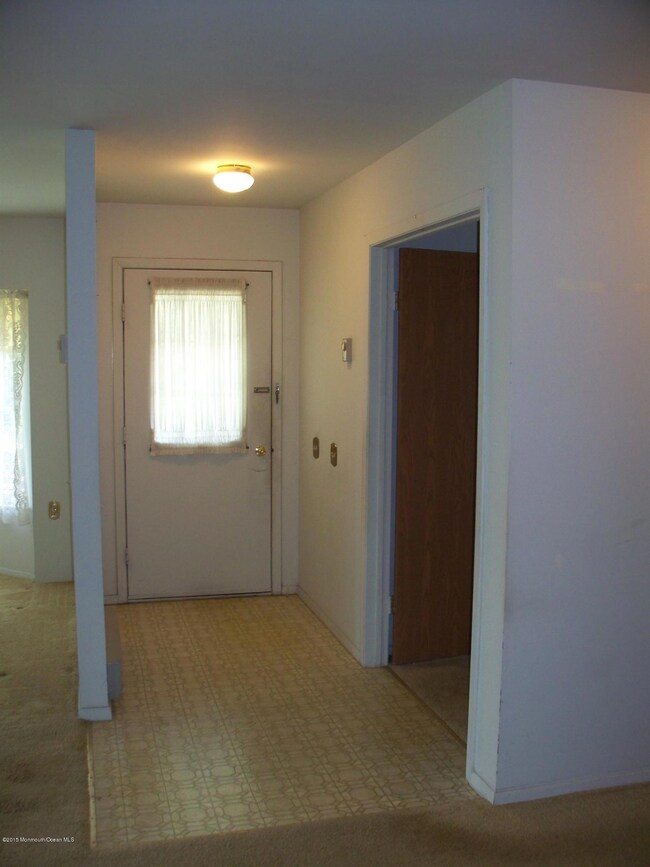 2 Foyer