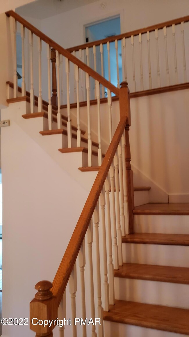 124 Oak Manor Dr, Milford, PA 18337 - photo 3