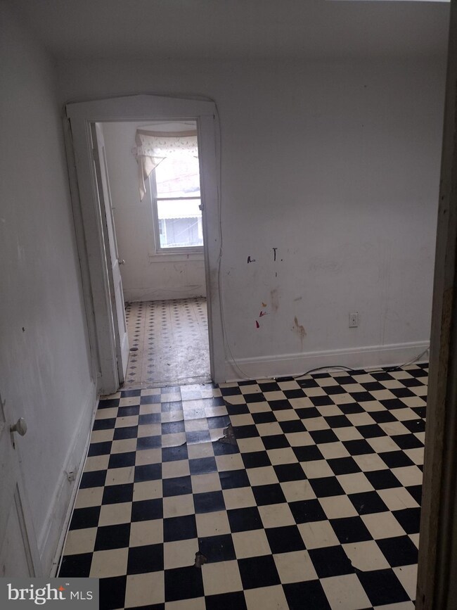 2714 E Biddle St, Baltimore, MD 21213 - photo 6