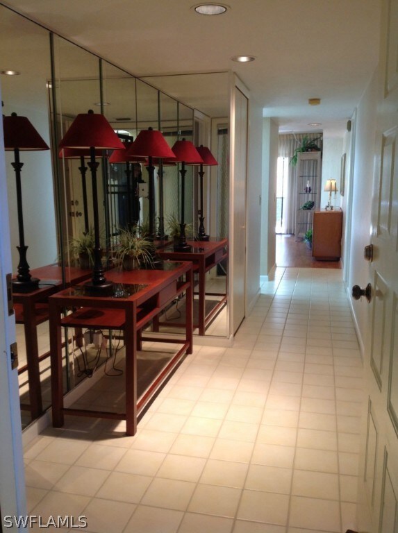 Furnished Turnkey, Foyer Entry