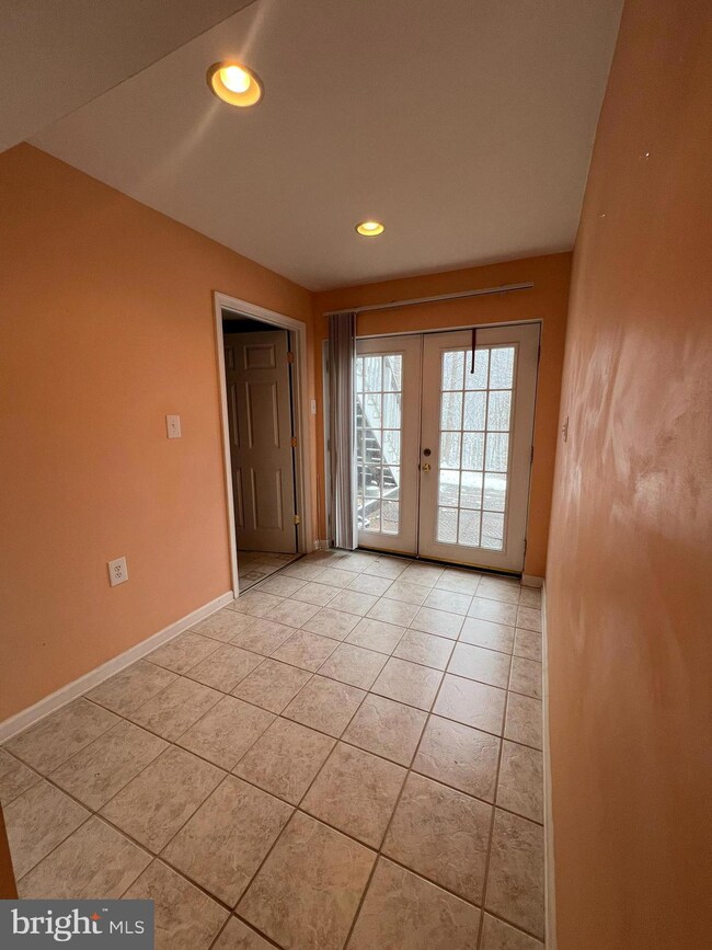 1009 Bayview Overlook, Stafford, VA 22554 - photo 2
