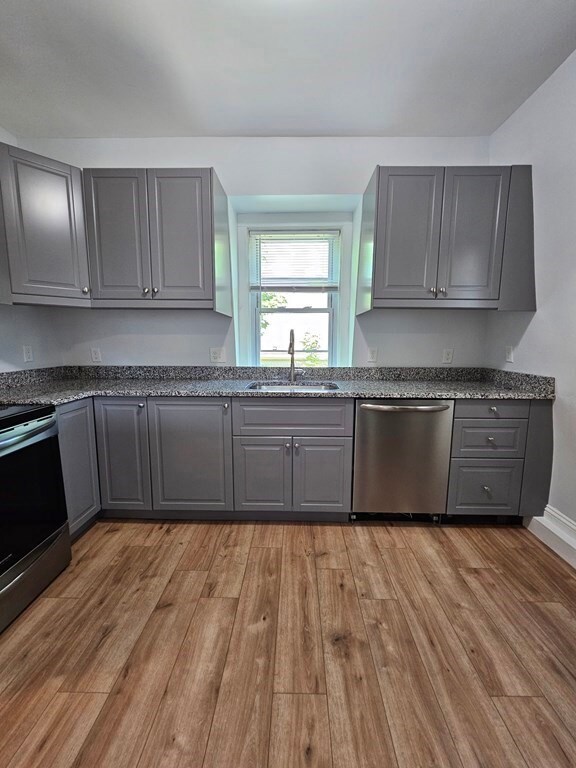 24 Duncklee Ave unit 2, Stoneham, MA 02180 - photo 4