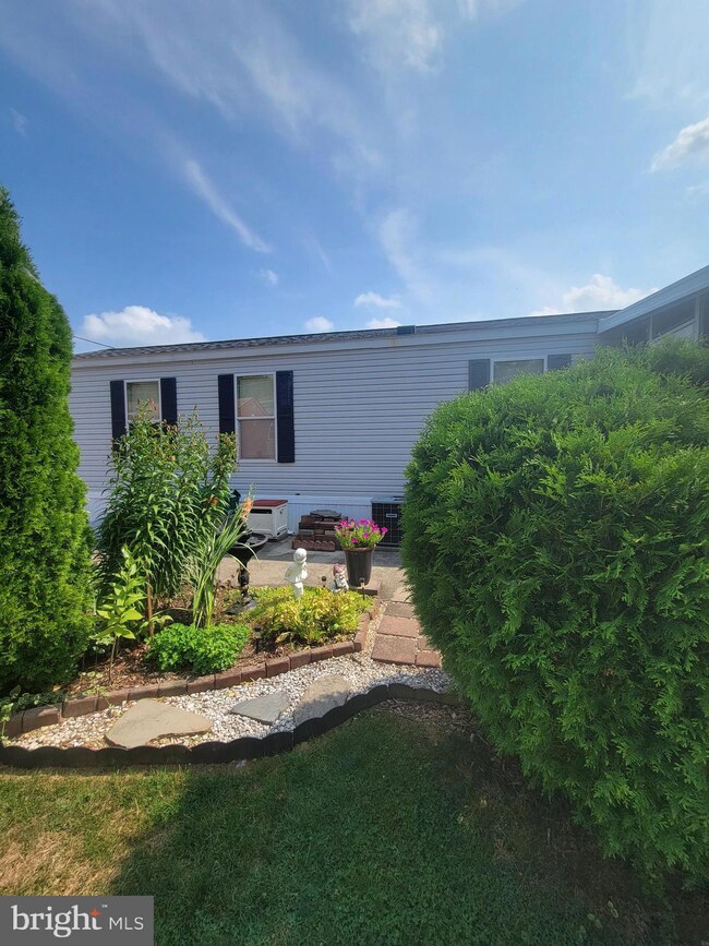 998 S Krocks Rd, Allentown, PA 18106 - photo 5