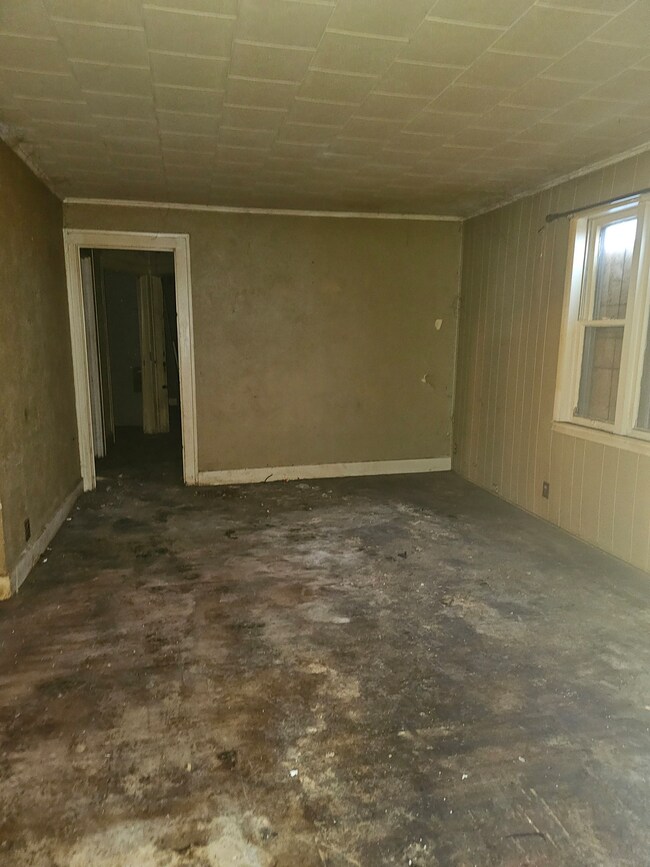 817 Washington Blvd, Anderson, IN 46016 - photo 3