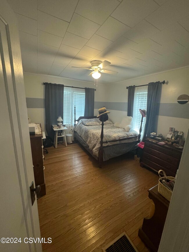 704 Penn St, Milton, PA 17847 - photo 7