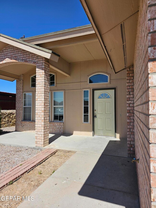 14437 Desierto Bello Ave, El Paso, TX 79928 - photo 2