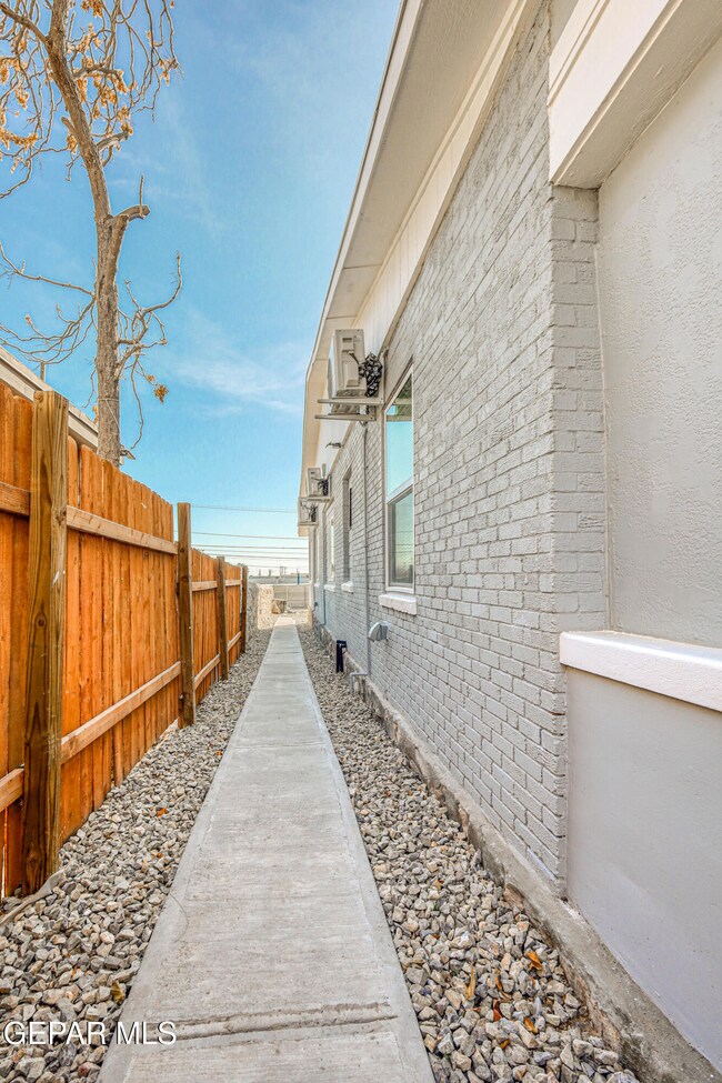 3622 Douglas Ave unit 5, El Paso, TX 79903 - photo 5