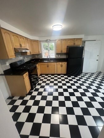 9 Wrentham St unit 1, Dorchester Center, MA 02124 - photo 2