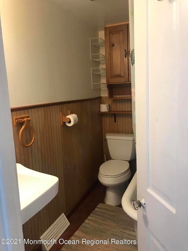 233 Overbrook Ave, Oakhurst, NJ 07755 - photo 4