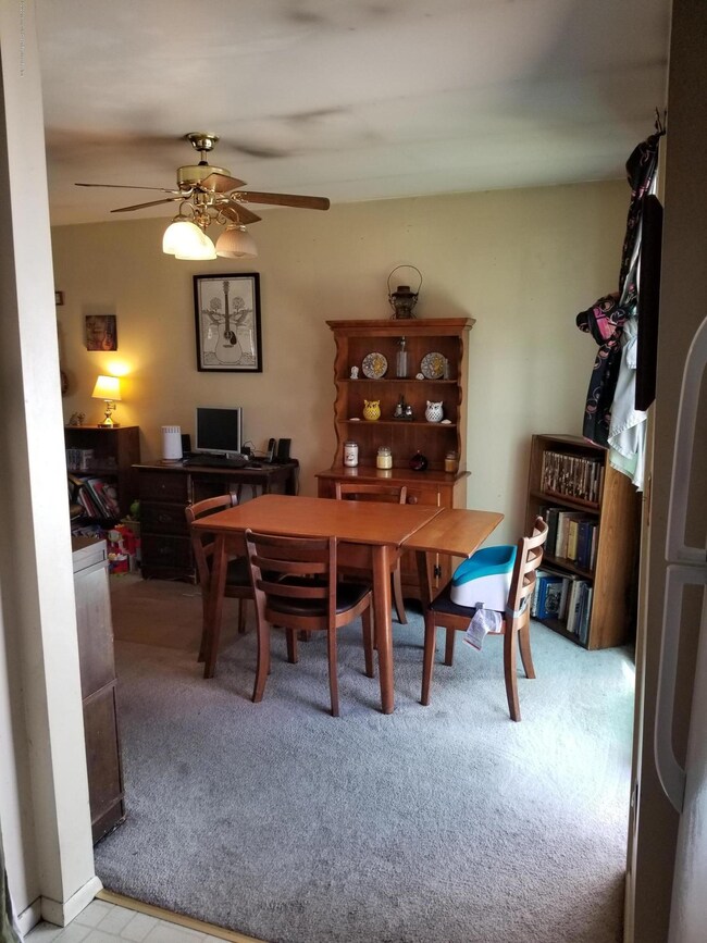 533 Tinsmith Ct, Toms River, NJ 08753 - photo 4