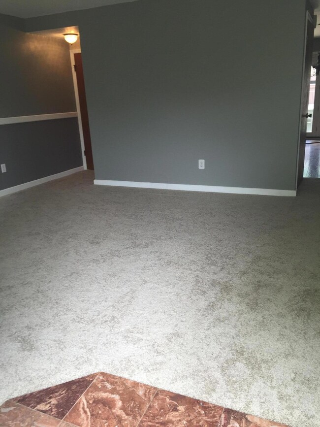 599 Simbury St unit C2, Columbus, OH 43228 - photo 2