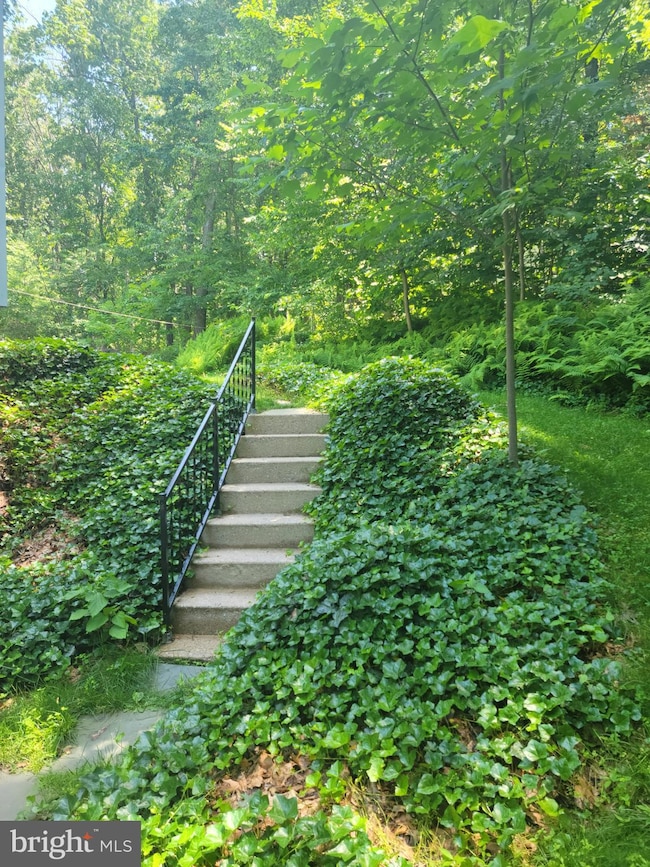 452 Laurel Dr, Hershey, PA 17033 - photo 3