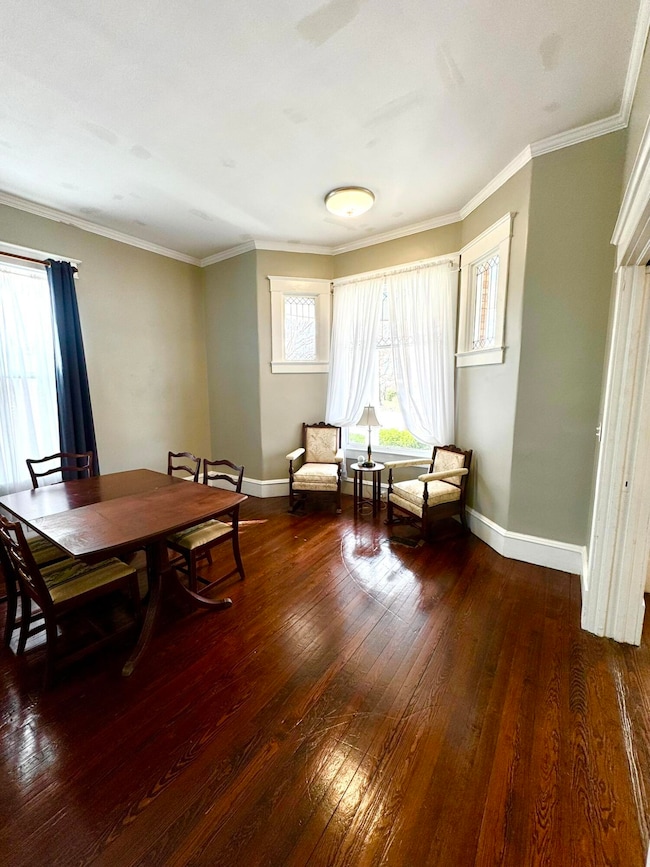 Breakfast Area in living room