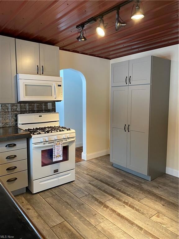 Total kitchen remodel in 2015. 13 x 12.  Stove, Fr