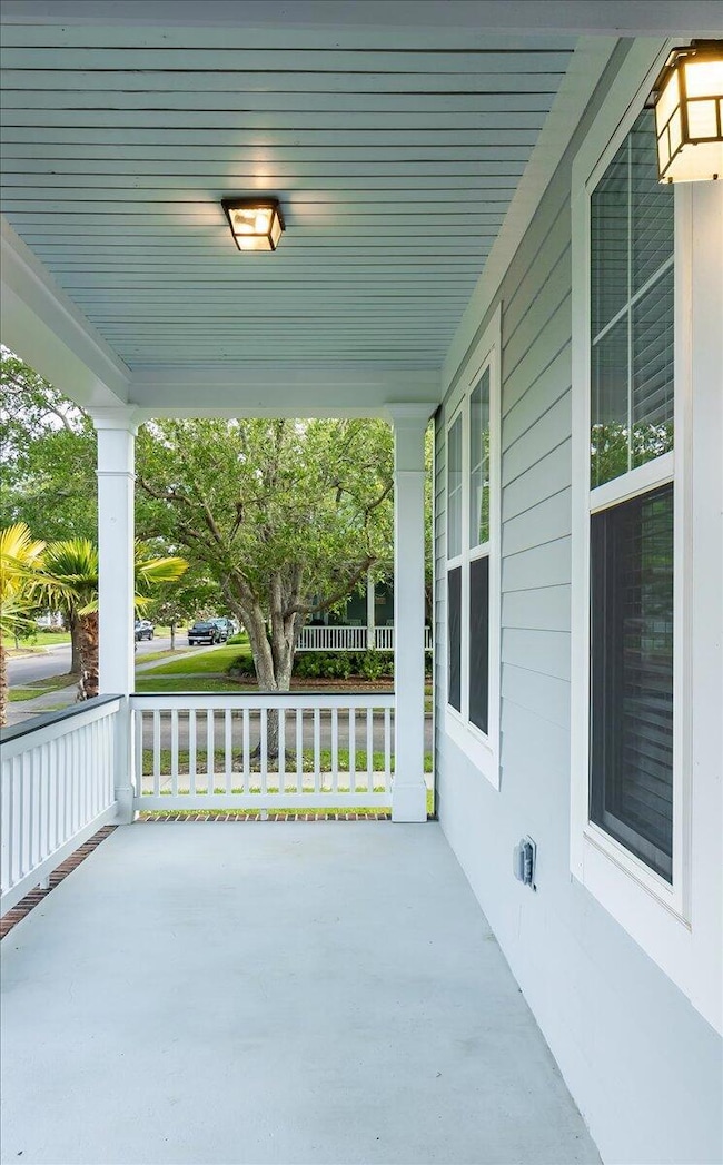 04-Front Porch (1 of 1)