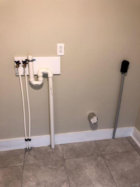 Washer/Dryer hookups, brand new tiled floor