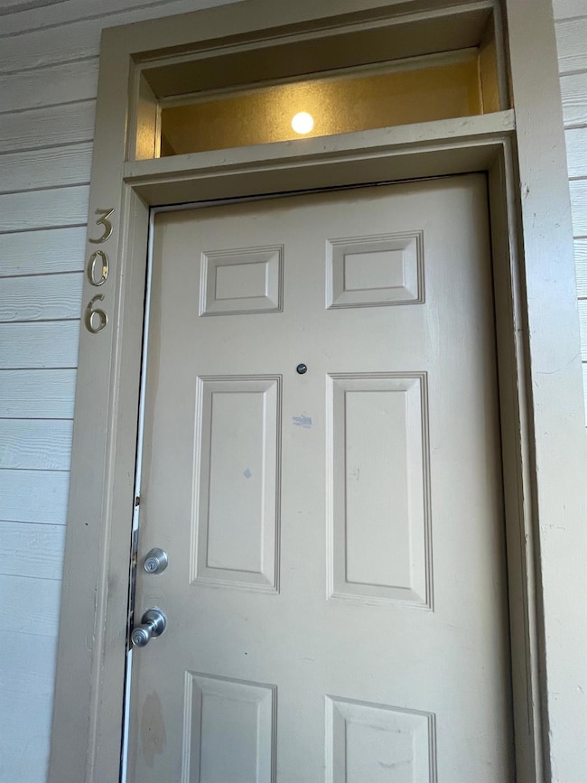 715 W 22 1 2 St unit 306, Austin, TX 78705 - photo 3