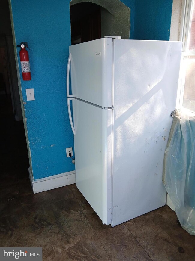 2112 N Pulaski St, Baltimore, MD 21217 - photo 4