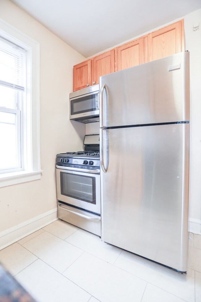 4805 N Bell Ave unit 2N, Chicago, IL 60625 - photo 3