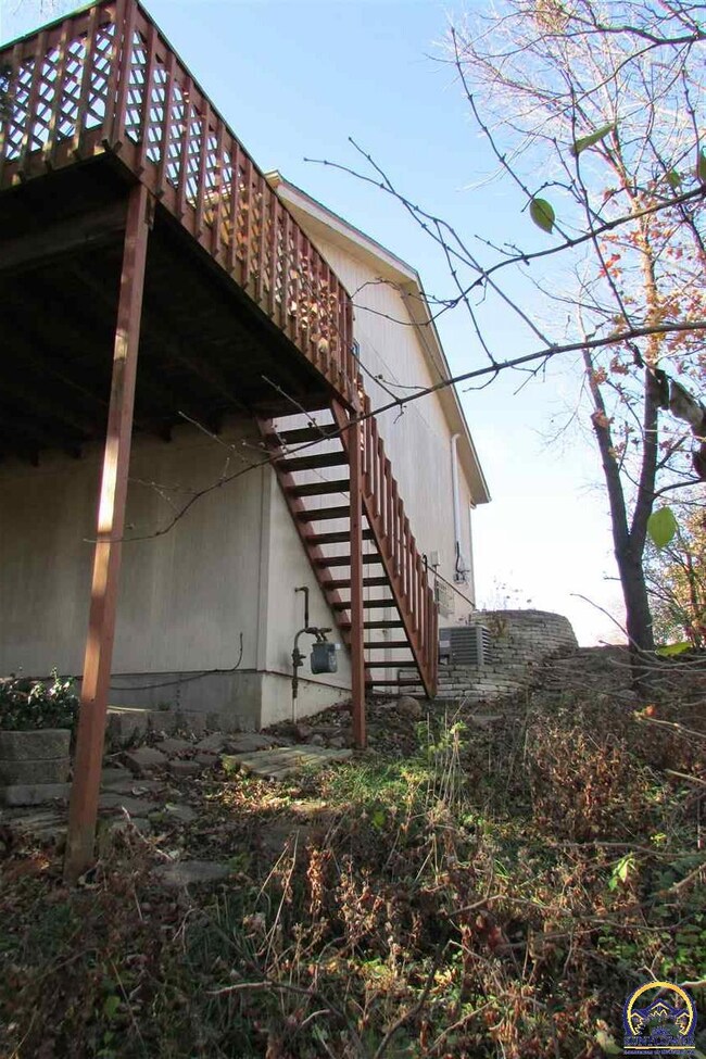 3815 SW Deer Trail Ct, Topeka, KS 66610 - photo 5