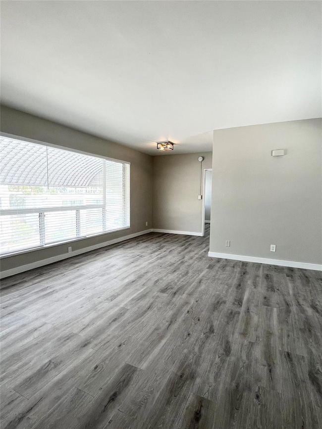 Living room/dining area