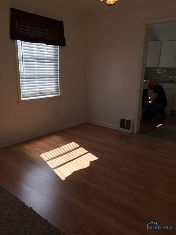 2625 Gracewood Rd, Toledo, OH 43613 - photo 5