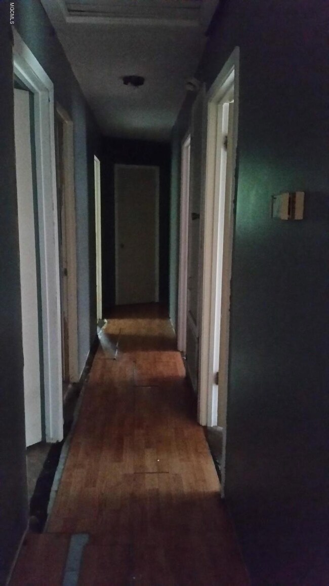 Inside-Deer Run-8