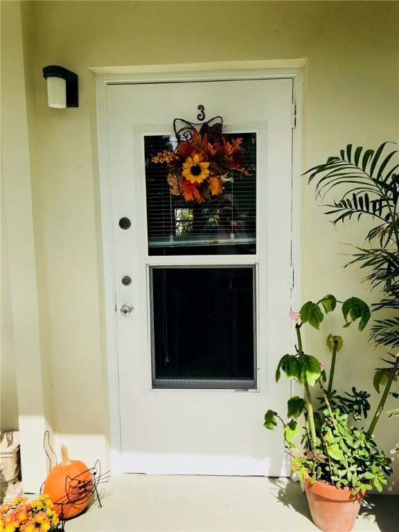 677 Royal Palm Blvd unit 3, Vero Beach, FL 32960 - photo 2